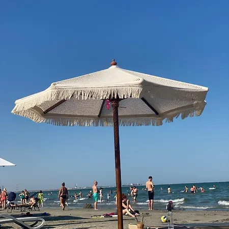 Seaview Deluxe Double - Beachfront Apartment Navodari