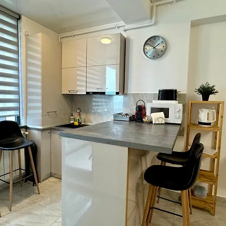 Seaview Deluxe Double - Beachfront Apartment Navodari
