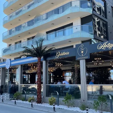 Seaview Deluxe Double - Beachfront شقة Năvodari